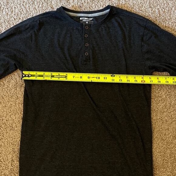 Bottoms Out Gray Men’s Henley Size Medium - Picture 6 of 6